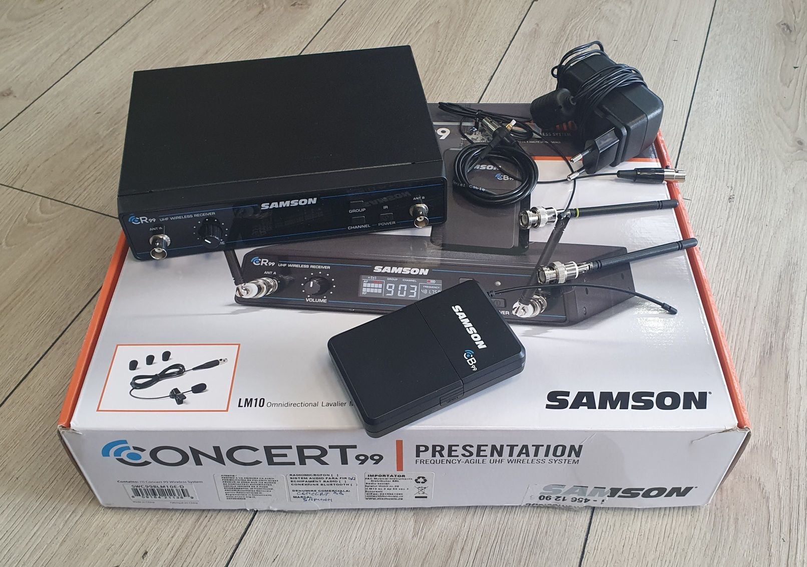 Amanet F28: Sistem wireless Samson Stage CR99 cu lavaliera