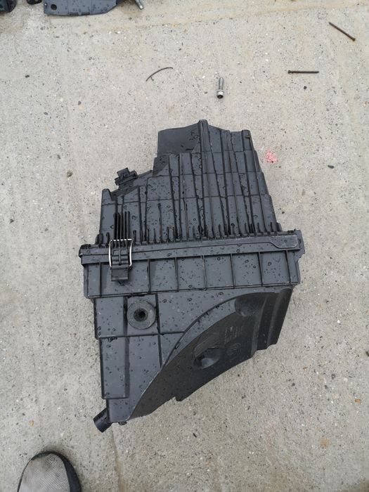 Carcasa filtru aer 2.0 tdi vw t5 transporter caravelle multivan 2012