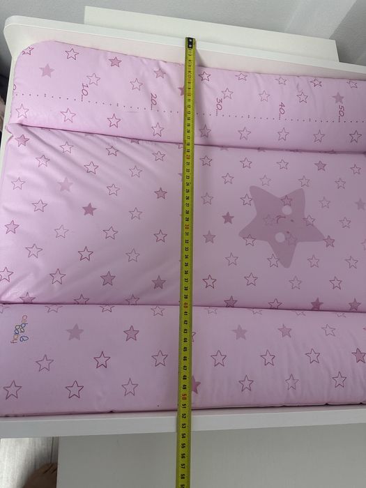 Vând comodă cu masă de înfășat incorporată