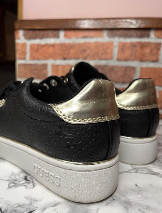 Adidasi Guess originali