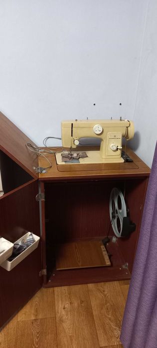 Швейная машинка "Чайка 132М"