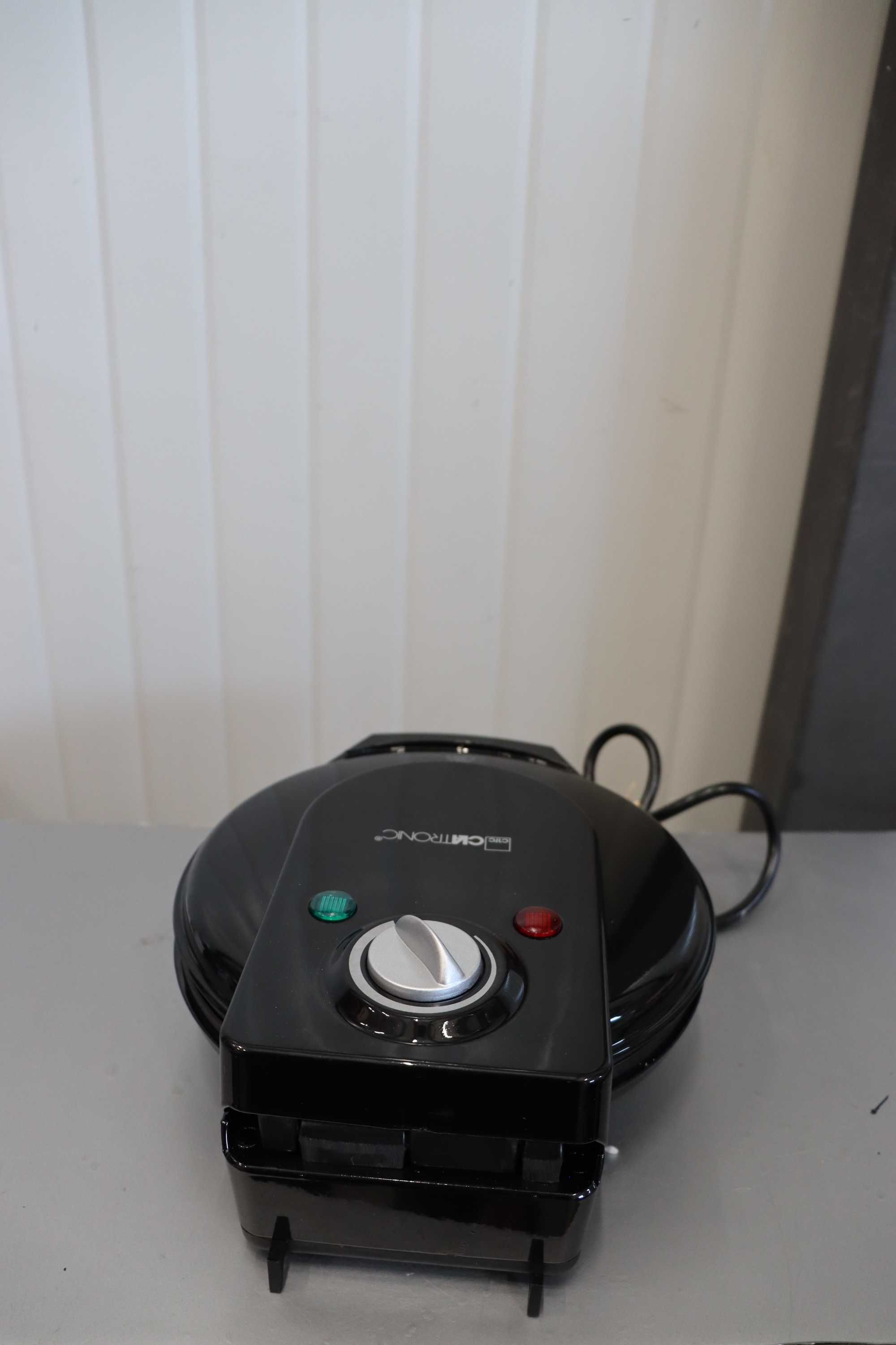 Уред за гофрети Clatronic WA 3491, 1200 W, черен, Гофретник