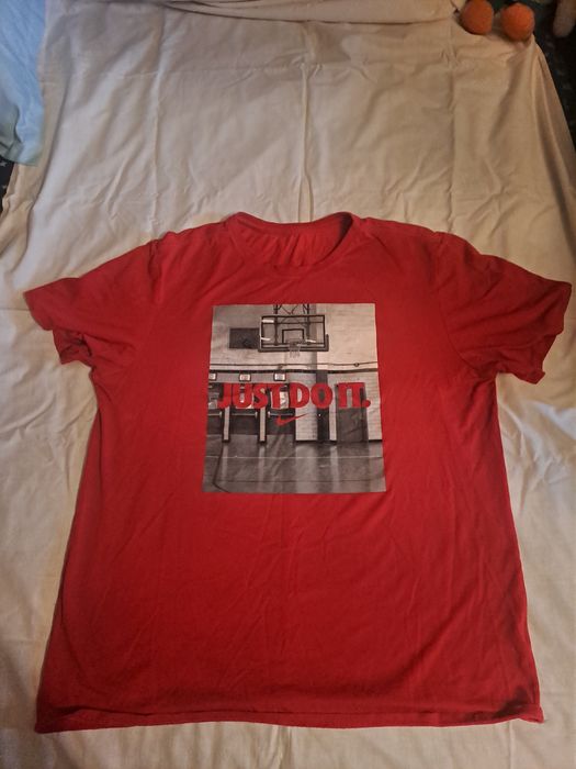 Спортни тениски  nike и Adidas .Цените са приемливи .