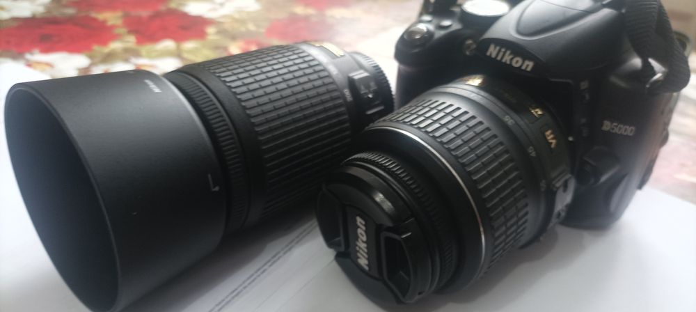 Cameră Dslr Nikon D5000+ obiectiv 55-200 Nikon