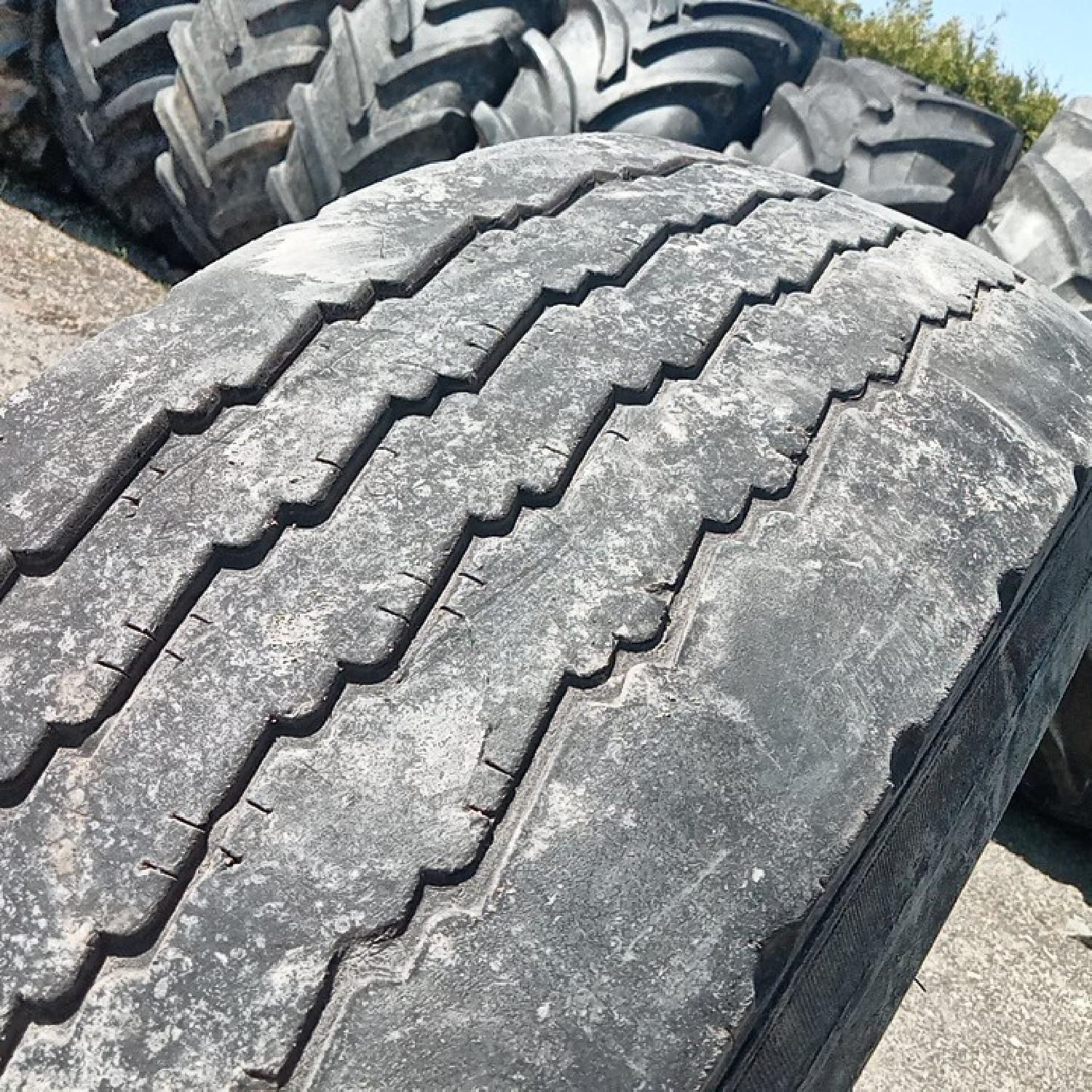 Cauciucuri 13R22.5 Pirelli Anvelope Second Cu 12 Luni Garantie