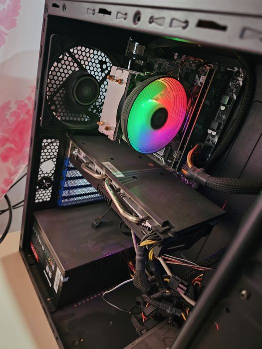 Keys sotiladi I3 12100f rx 580 m.2 320gb ram 24gb psu 700w