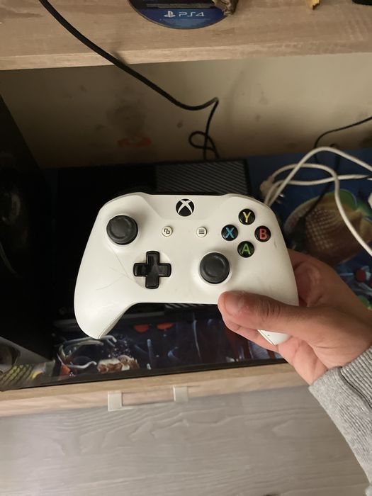 Xbox one cu o maneta