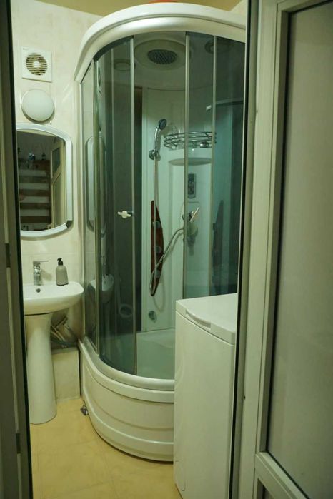 Дава се под наем Двустаен апартамент в София, Център - 50 кв.м за 350 € - Снимка #2