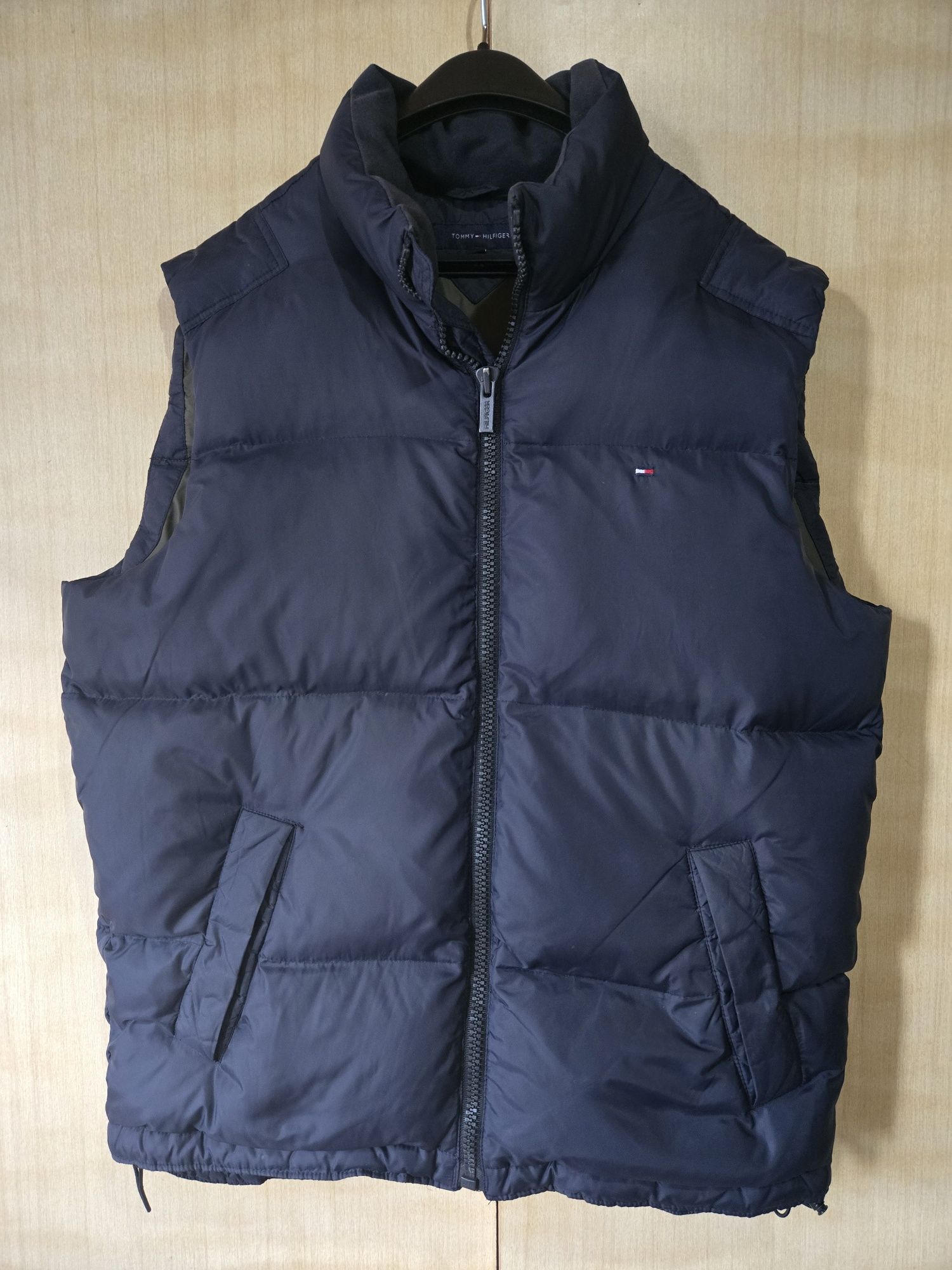 Tommy hilfiger оригинарен елек