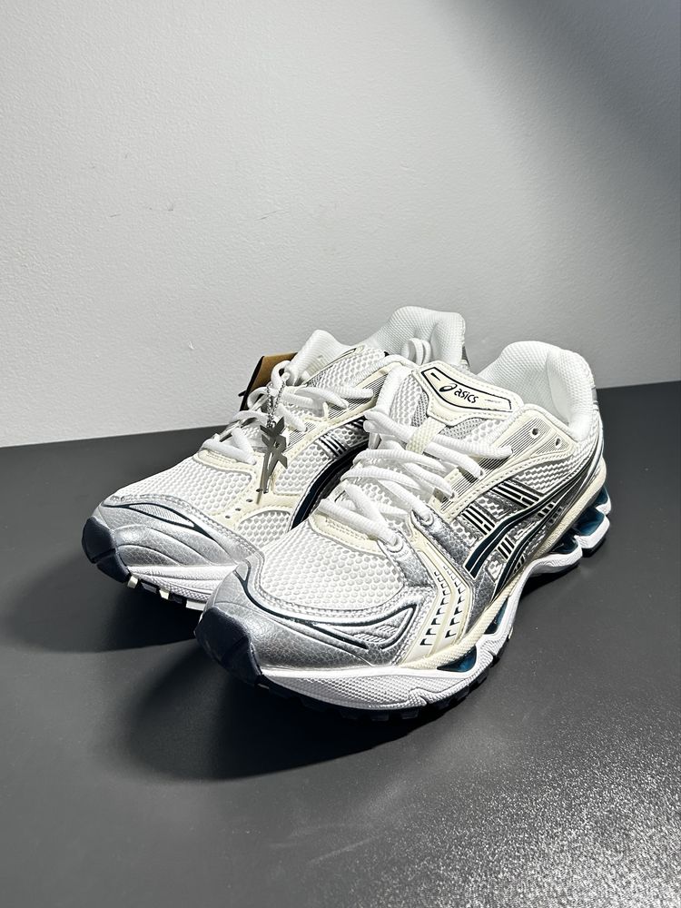 Asics Gel Kayano 14.     42,5.     Noi cu etichete
