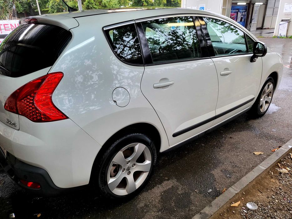 PEUGEOT 3008/2011 de VANZARE