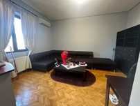 Vand apartament semicentral