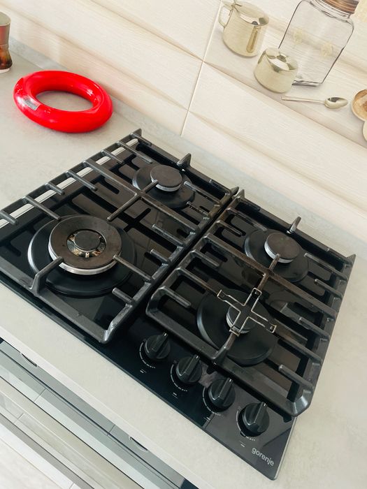Plita Gorenje 4 arzatoare, sticla, neagra