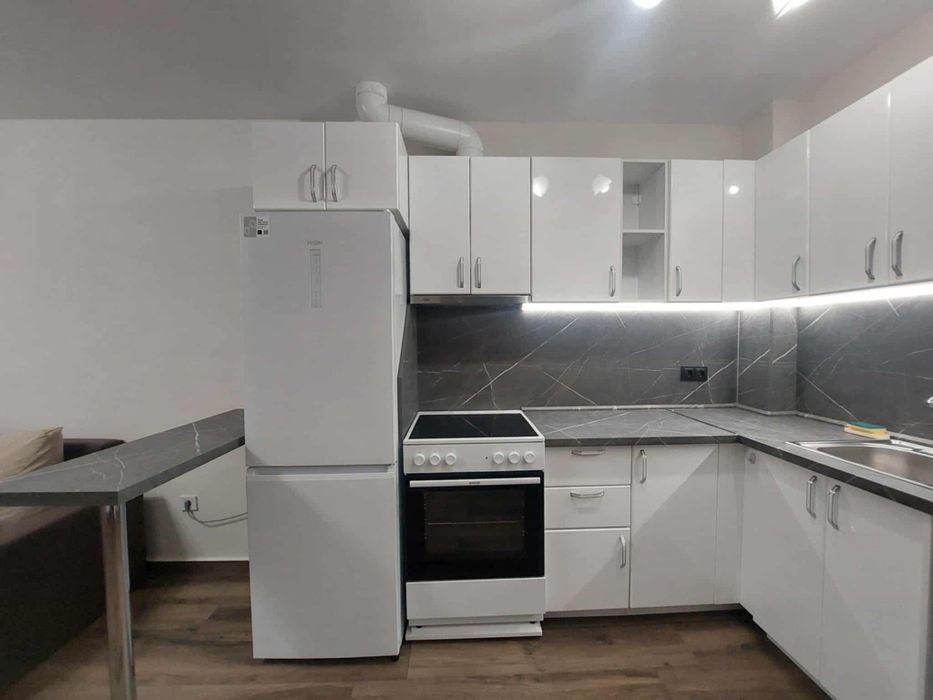 Дава се под наем Двустаен апартамент в Варна, Кайсиева градина - 51 кв.м за 382.5 € - Снимка #1