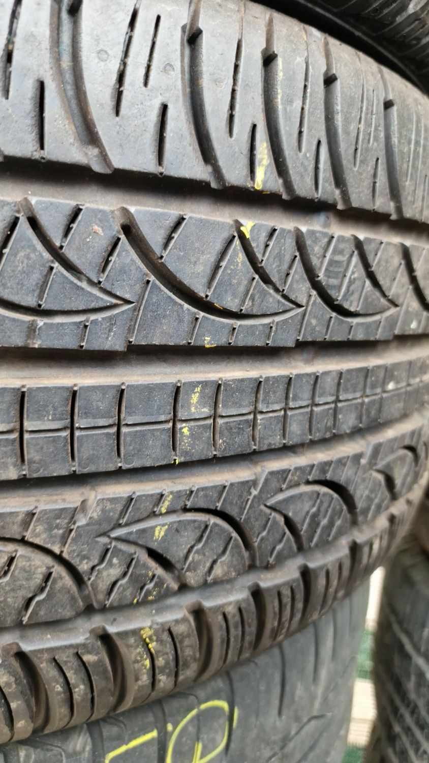 255 40 19 Pirelli noi 4 anvelope vara noi