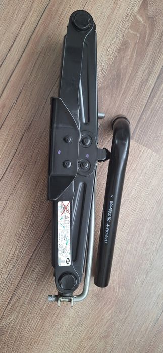 Cric și cheie roti Megane 3,4,  , Pasat B6