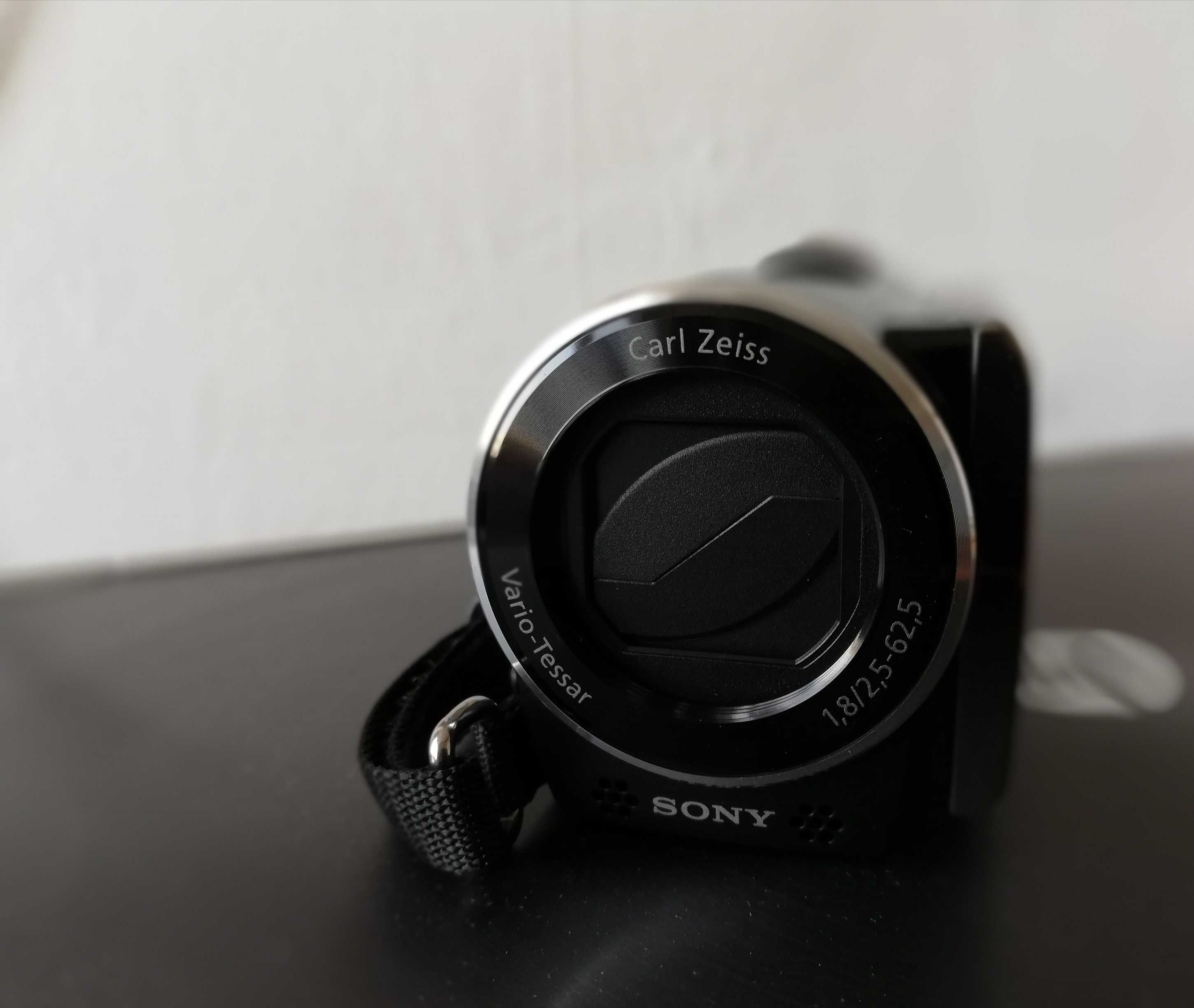 Видео камера  Sony  HDR-CX 110 обектив Zeiss Vario-Tessar