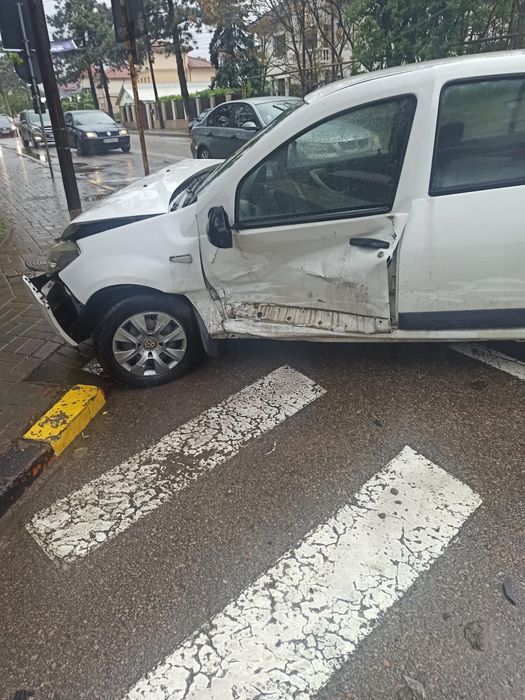 Dacia Sandero avariat