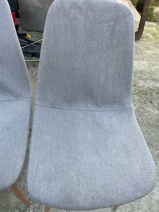 Scaune gri utilizate