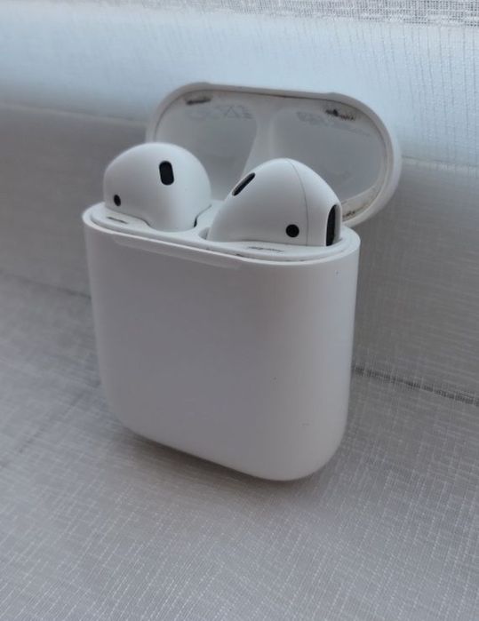 Căști airpods 2 cu husa neagra