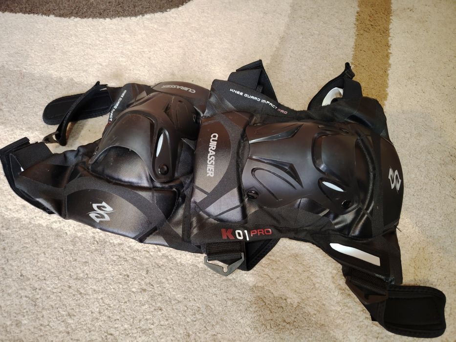 Наколенки коленни протектори