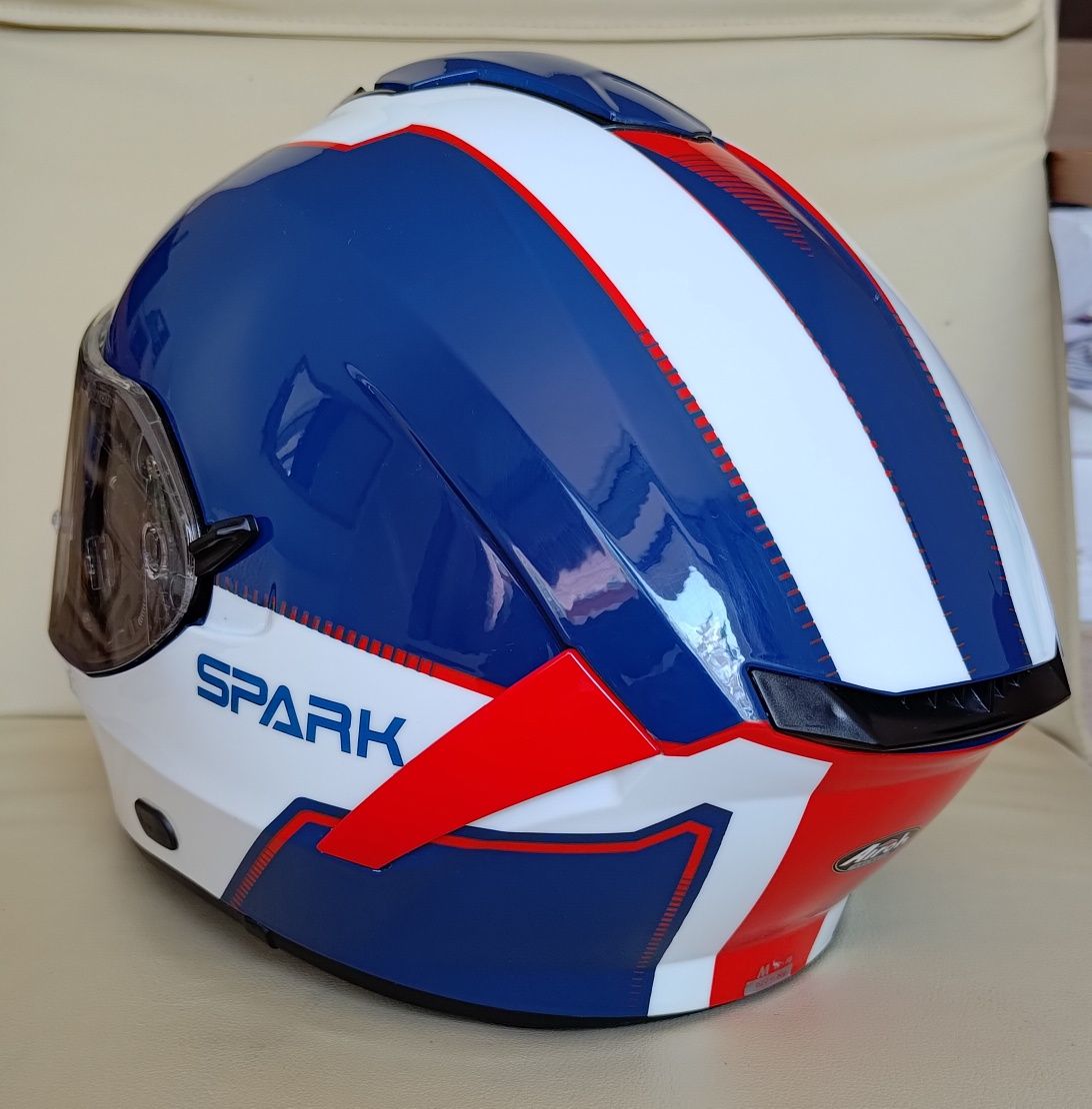 Каска-шлем Airoh Spark Flow Gloss Helmet -размер "М" с вградени очила