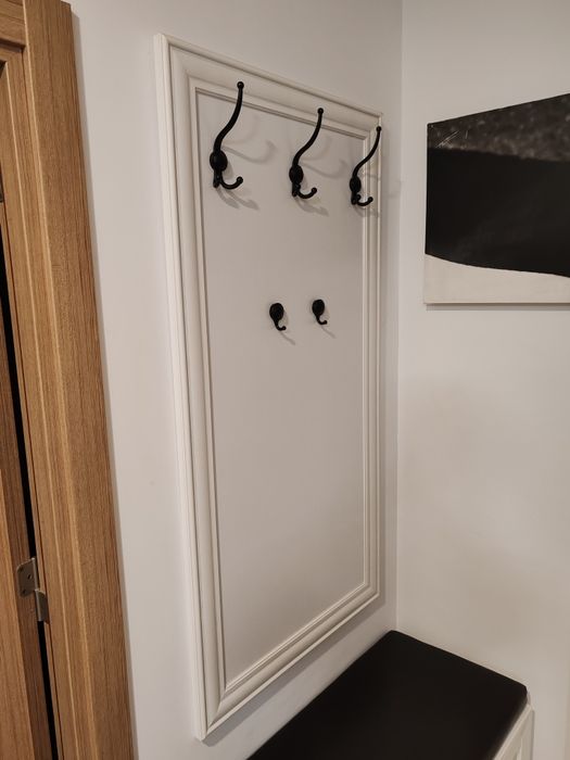 Cuier de perete intrare MobExpert