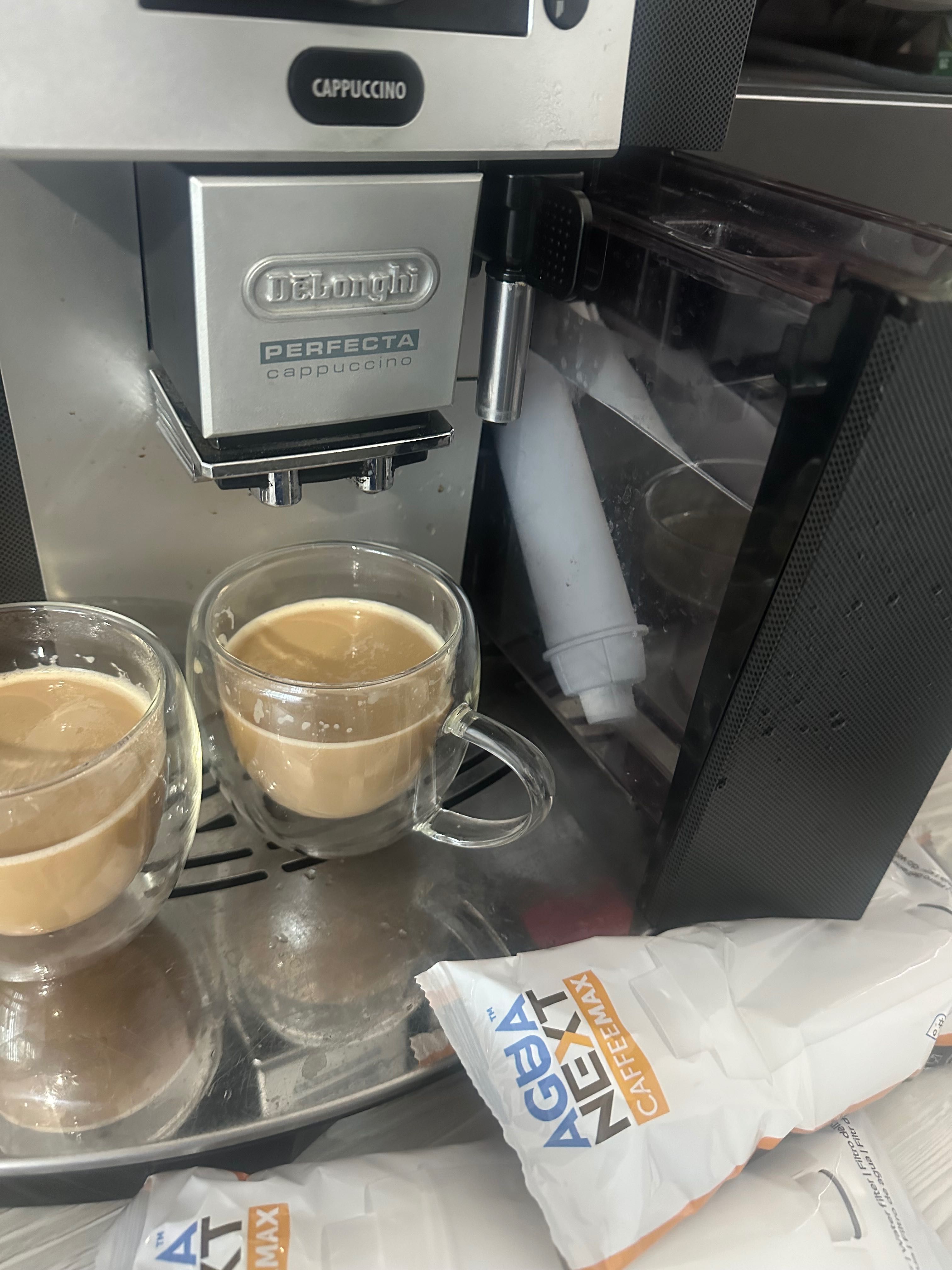 Aparat cafea boabe DELonghi perfecta capuccino