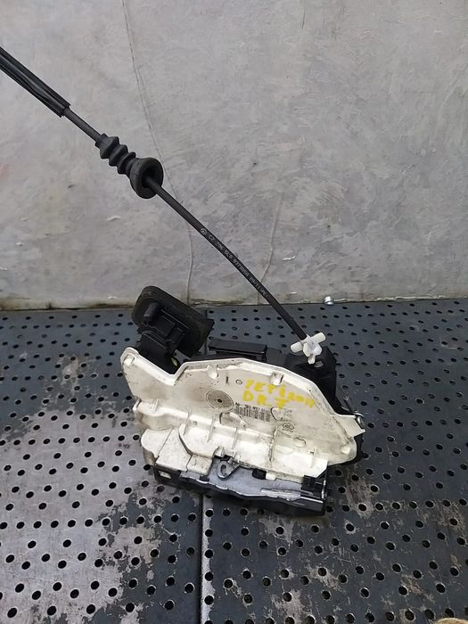 Broasca usa dreapta fata skoda yeti 5l 5k1837016b