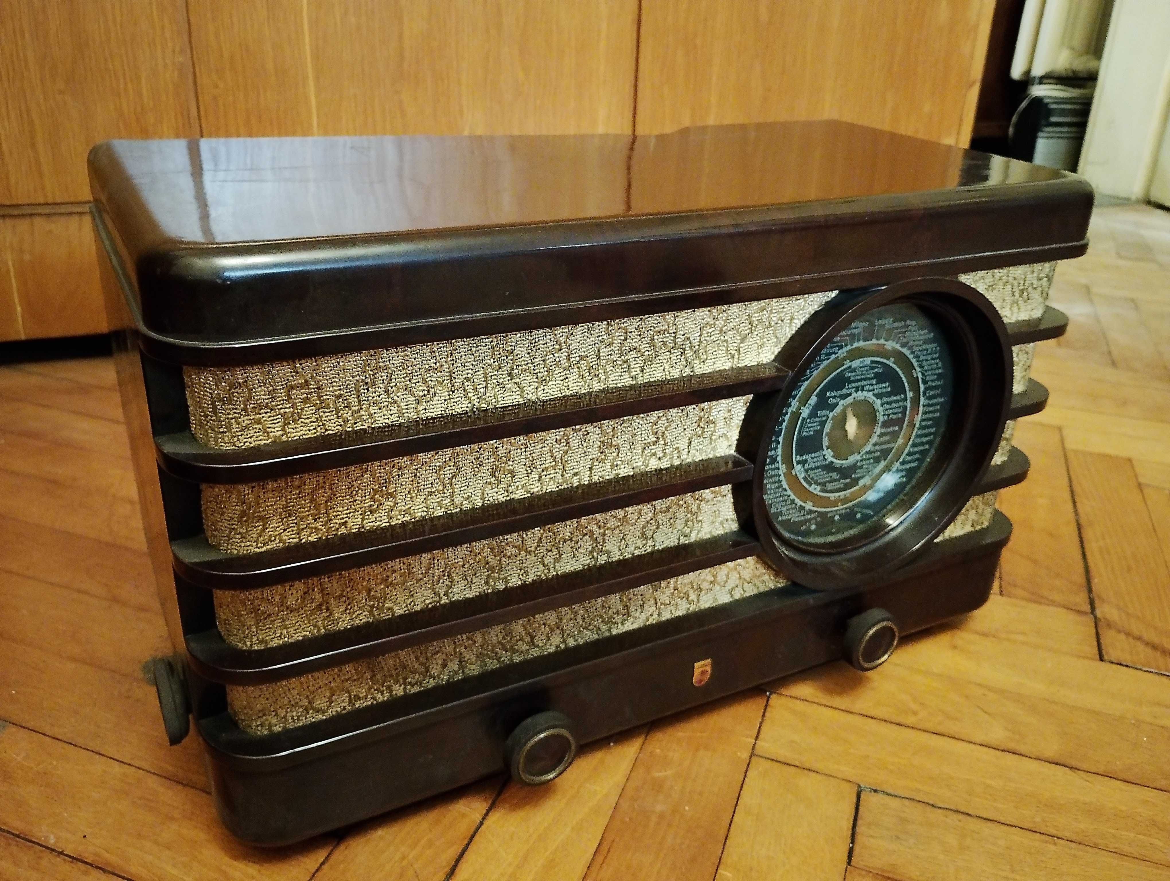 Радио Philips 470A-14