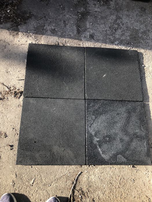 Резиновые плитка 50/50.