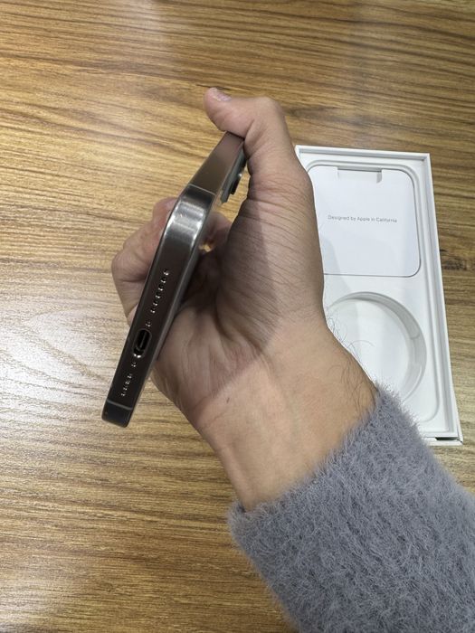 Iphone 15 pro max karopkali