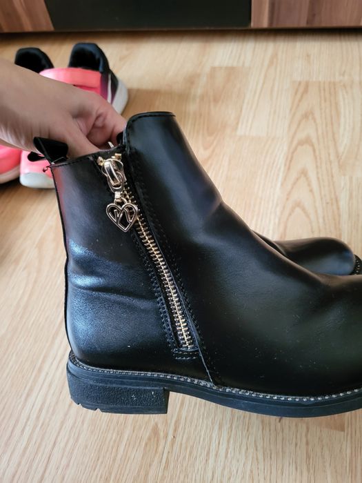 Ghete fata 35 3-4 purtari