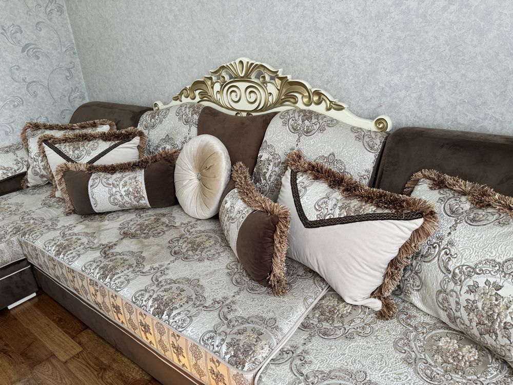 Диван сатылады. Шиеліі