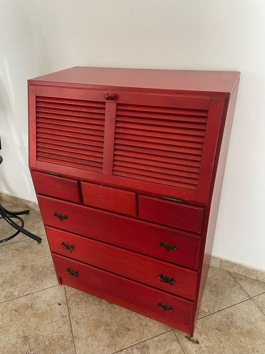 Comoda ( scrin) din lemn masiv