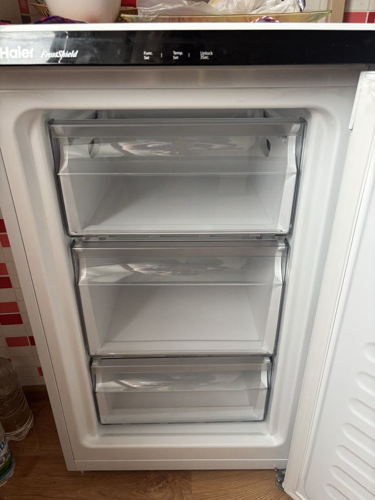 Продам морозильную камеру