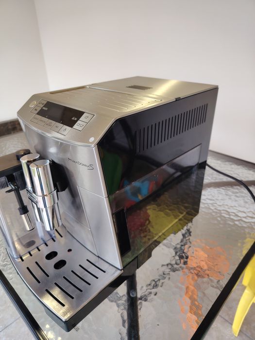Vând expresor Delonghi PRIMADONNA S
