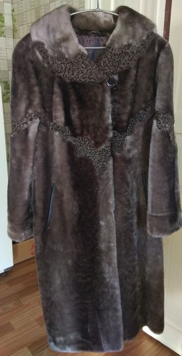 Продам мутоновую шубу