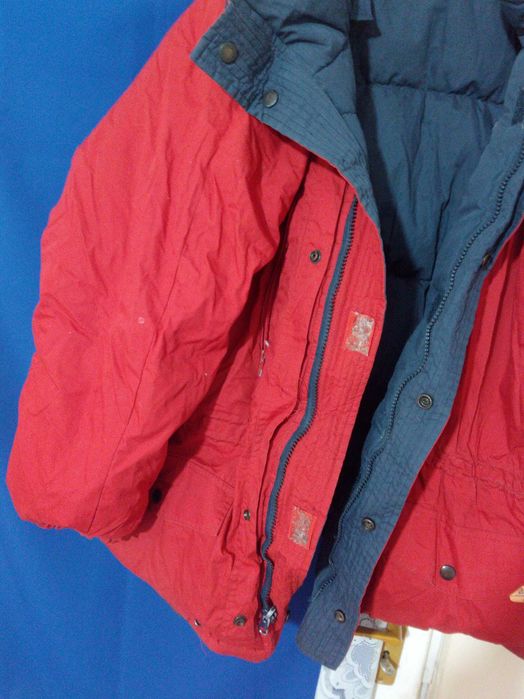 Vând geaca matlasată,cu 2 fete, pentru barbati