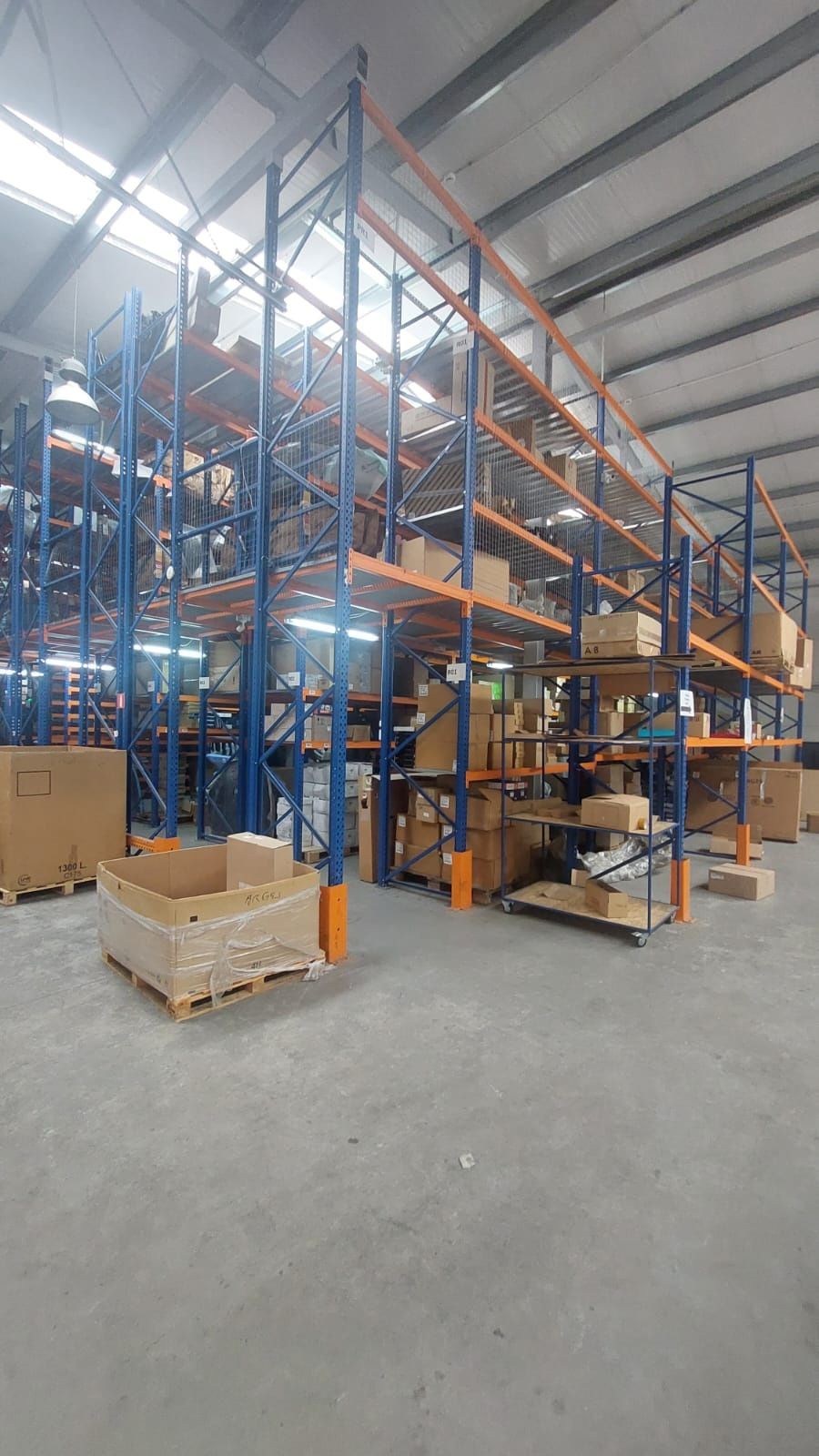 Avem rafturi metalice industriale reglabile de vânzare producător Dexi
