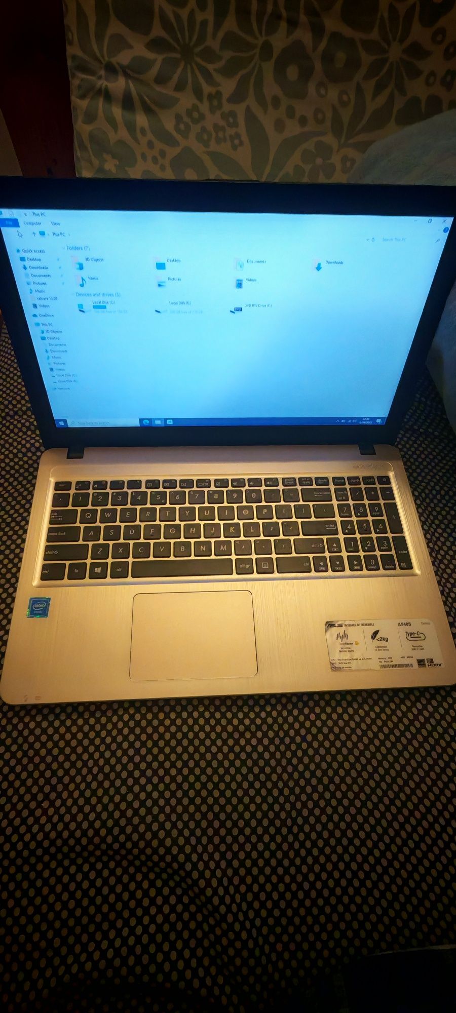 Vând laptop Asus A540S
