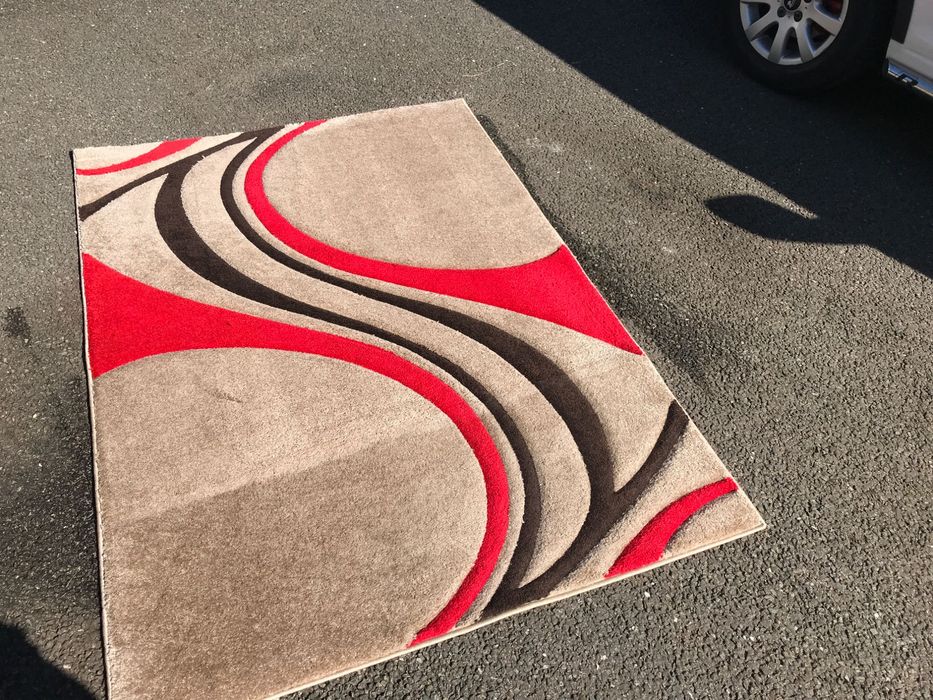 Професионално почистване на дивани, мокети, килими и авто тапицерия