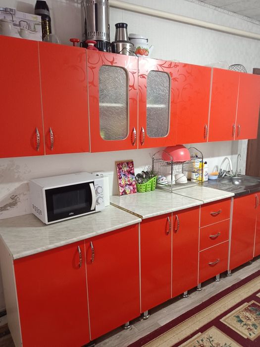 Кухонный мебель сатылады.Жағдайы жақсы.