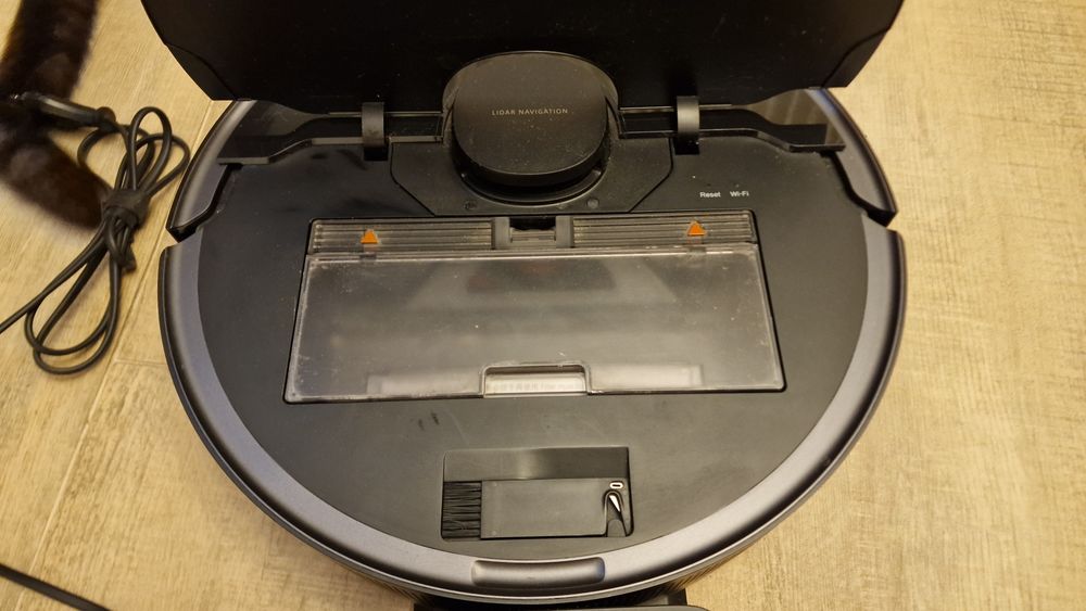 Aspirator robot  Xiaomi , in stare foarte bună.