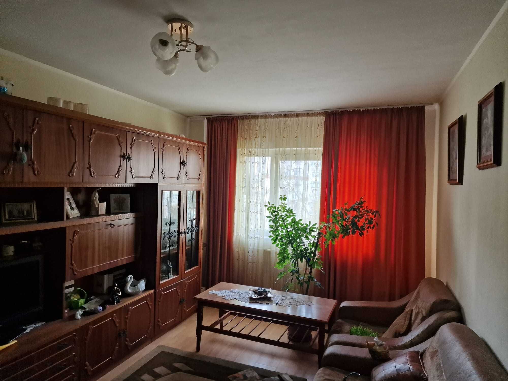 Vand apartament Costesti