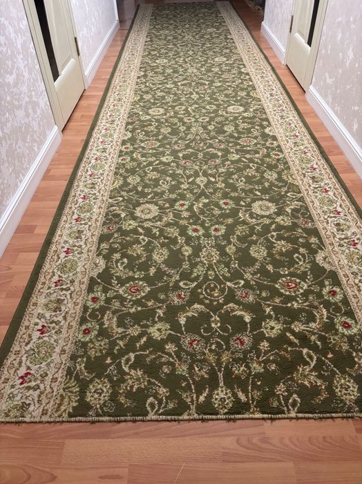 Прлдаетмя Ковер дорожка в хорошем состоянии