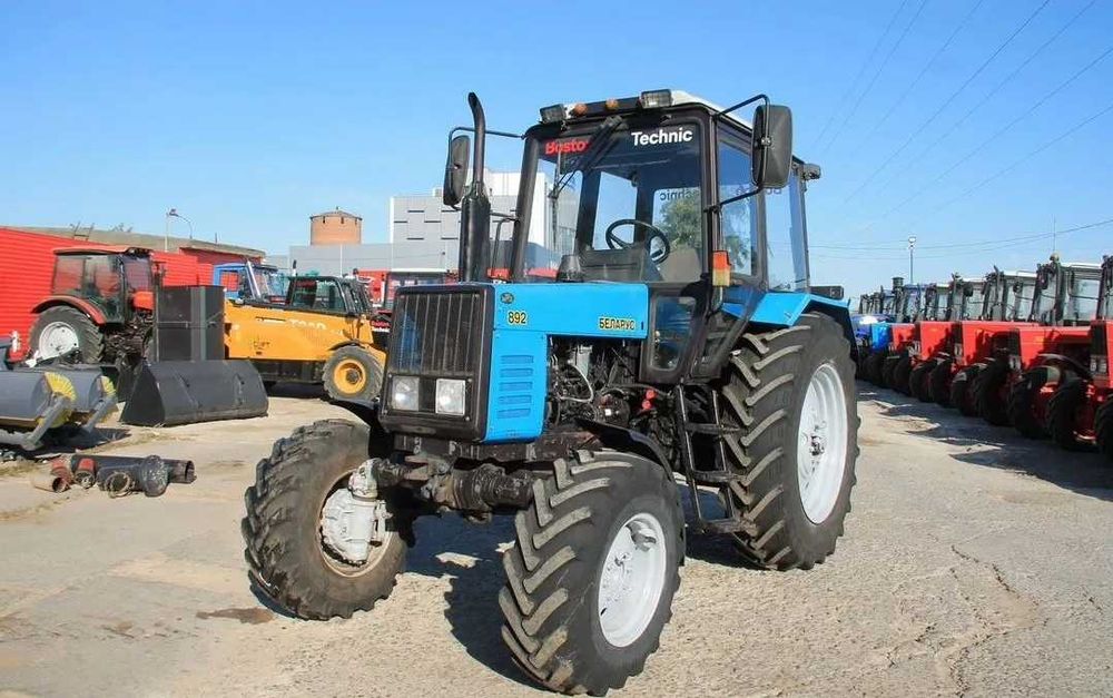 MTZ (Belarus) 892 трактори, 2015-йил