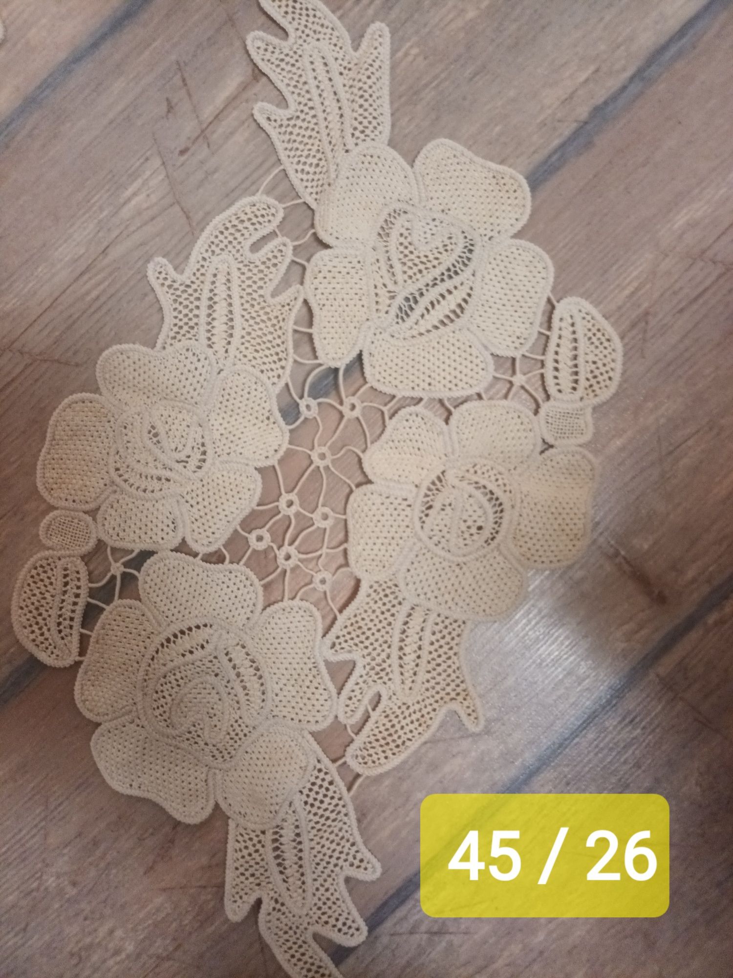 Set față de masa și mileuri macrame