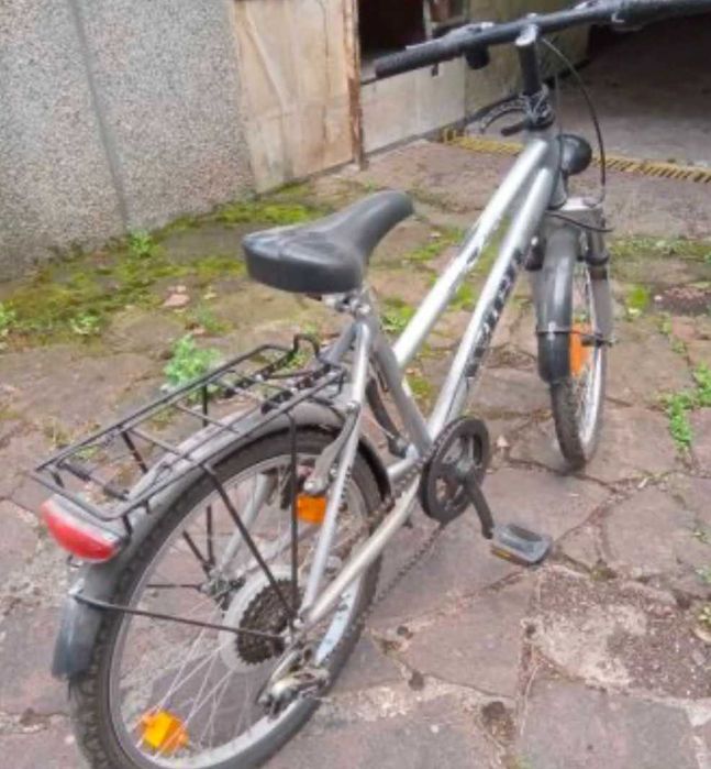 Продавам детско колело много запазено.Почти ново.