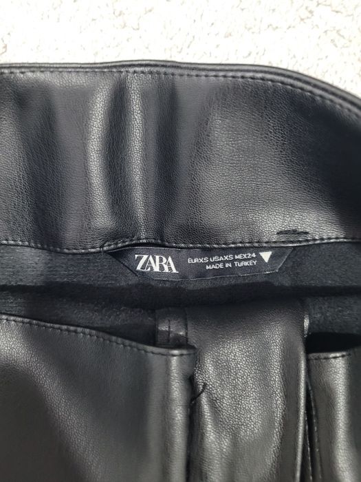 Пола Zara, размер XS